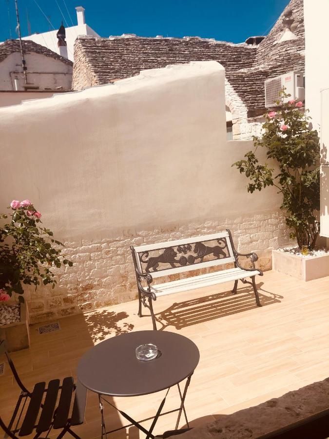 Bed and Breakfast Nido Di Pietra-Dimora In Centro Альберобелло Экстерьер фото