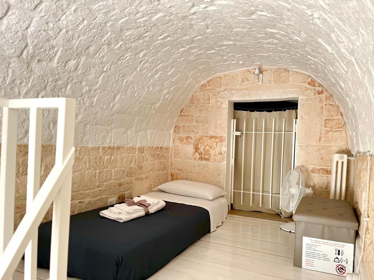 Bed and Breakfast Nido Di Pietra-Dimora In Centro Альберобелло Экстерьер фото